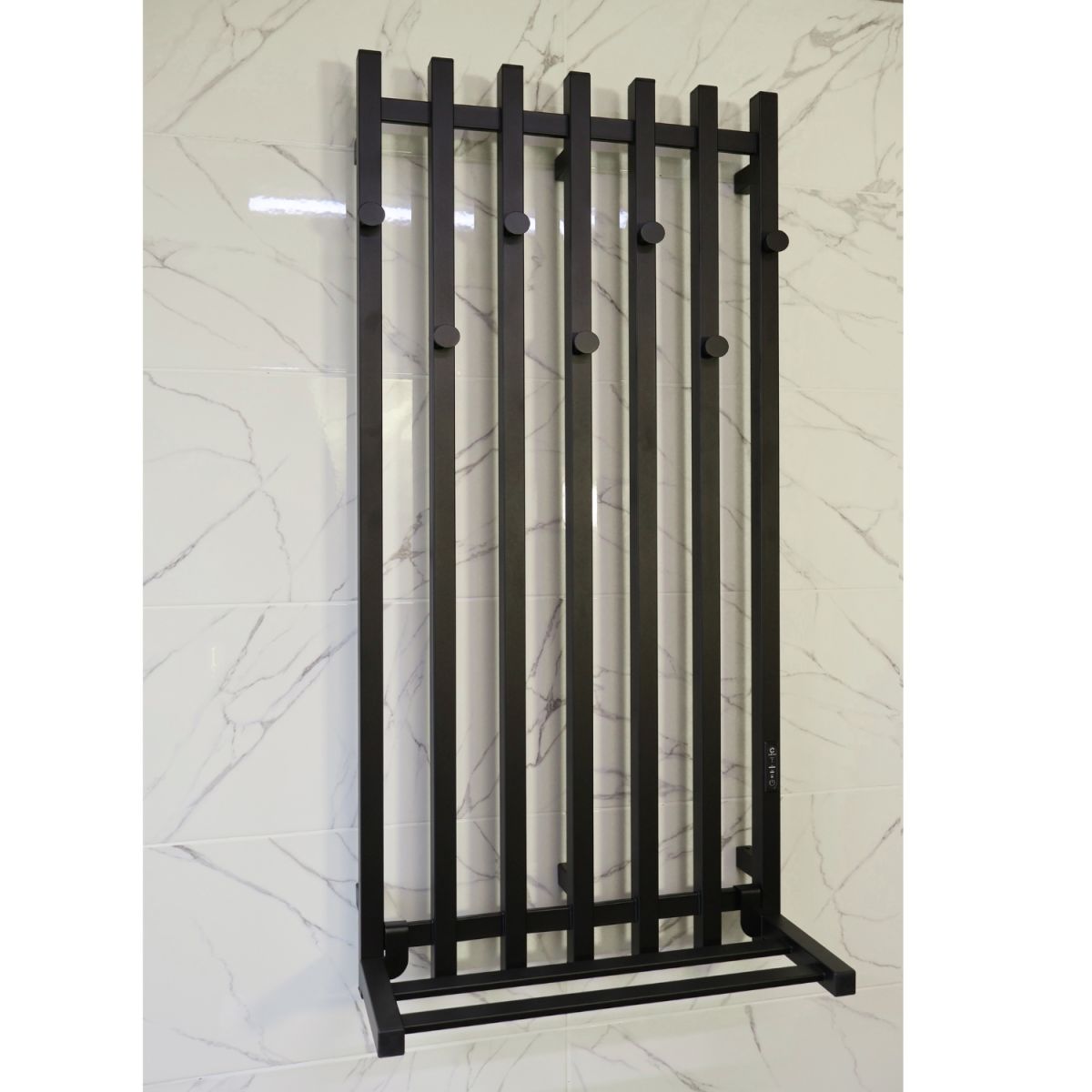 Электрическая сушилка для одежды Carino с контроллером Черный мат 1190*600